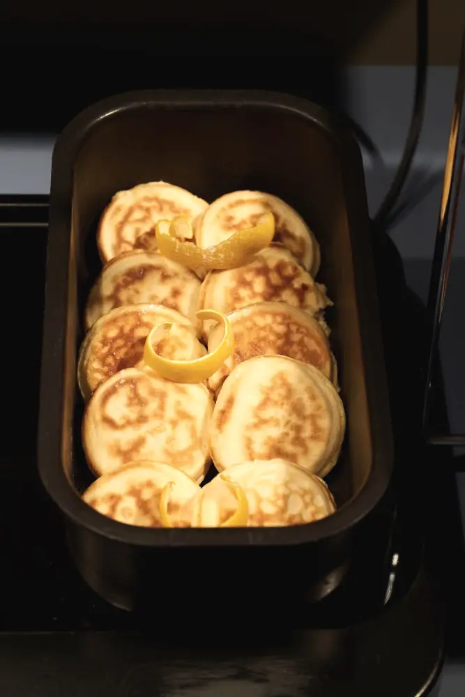 fluffige Pancakes mit Nutella oder Ahornsirup